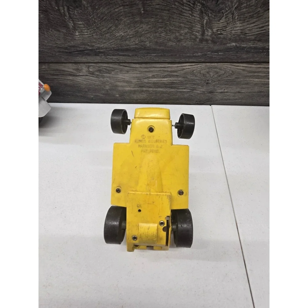 Vintage 1972 Remco Industries Yellow Toy Car Racing Vehicle Harrison NJ 70s‎ Toy